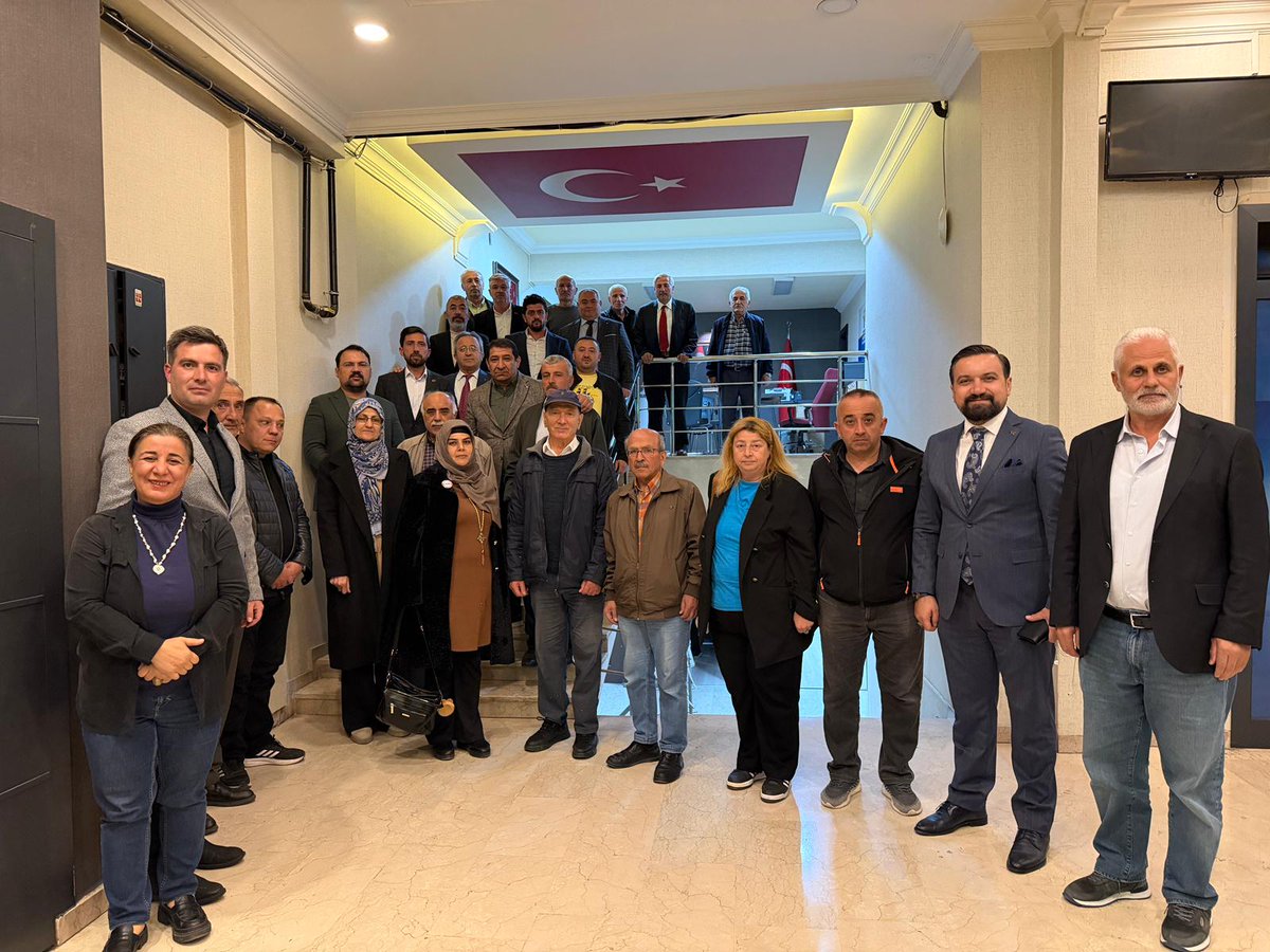 Yerel Yönetimlerden Sorumlu İlçe Başkan Yardımcımız Sayın Ahmet Er, Belediye Grup Başkanvekilimiz Sayın Halit Tuğcu, Kadın Kolları Yerel Yönetimler Başkanımız, Gençlik Kolları Yerel Yönetimler Başkanımız, Belediye Meclis Üyelerimiz ve Mahalle Yerel Yönetimler Birim Başkanlarımız