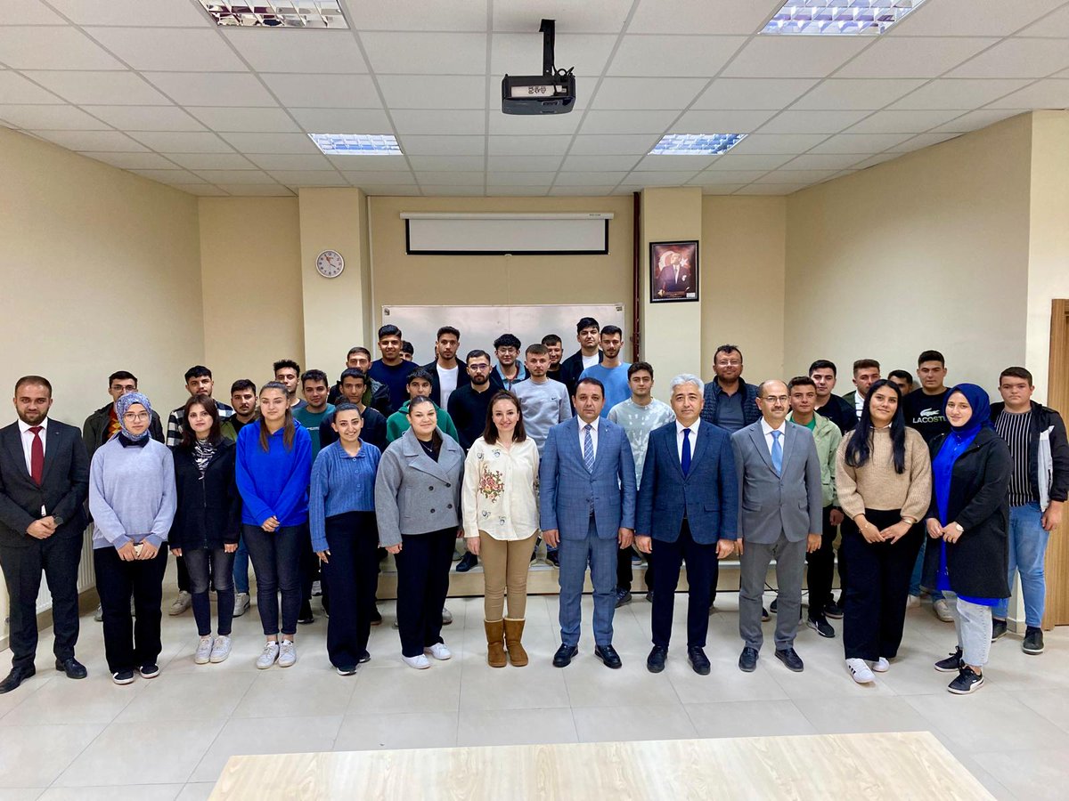 yahyalimyokayu's tweet photo. Kariyer Planlaması kapsamında Yahyalı Kaymakamımız Sn. İbrahim GÜLTEKİN, Meslek Yüksekokulumuzda misafirimizdi. Bilgi ve tecrübe paylaşımında bulunan kıymetli Kaymakamımıza teşekkür ederiz.
@kayseriedu 
@ProfKaramustafa 
@MustafaSalep6 https://t.co/JGWDk3ZDqd