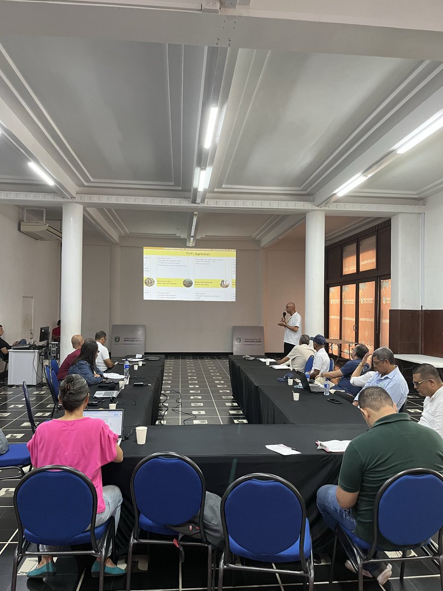 renatobaldovino's tweet photo. @UPRAColombia #SantaMarta Presentación de avances zonificación de aptitud en el dpto del Magdalena para las cadenas de malanga, batata, marañón, berenjena y guayaba. Participaron asociaciones de productores @Finagro @Asohofrucol @BancoAgrario y funcionarios de @MagdalenaGober https://t.co/RjH1cBMNi1