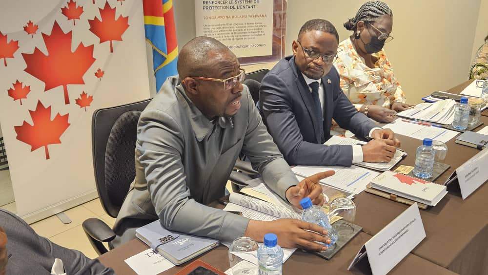 À Kinshasa, le 4ᵉ #COPIL du projet Tonga mpo na bolamu ya mwana, appuyé par <a href="/DevCanada/">Développement Canada</a>  et mis en œuvre par @IBCRorg, a réuni les acteurs clés du système de protection de l’enfant en 🇨🇩. Le 🇨🇦 et les parties prenantes demeurent engagés à promouvoir le bien-être des enfants 🇨🇩.