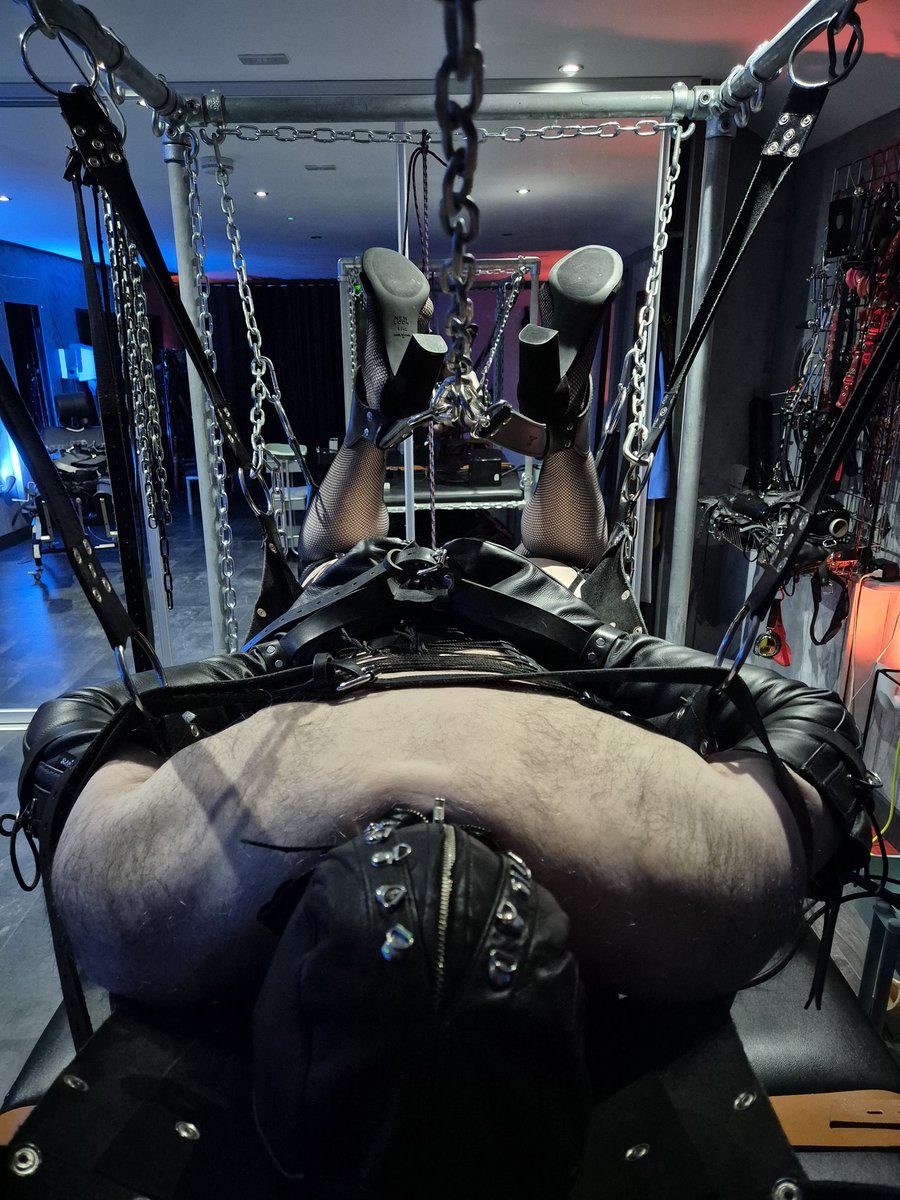 Day 2 with Bondageman. 
Completely different from yesterday's activity's but still centring the focus on bondage.

mistress-jane.com