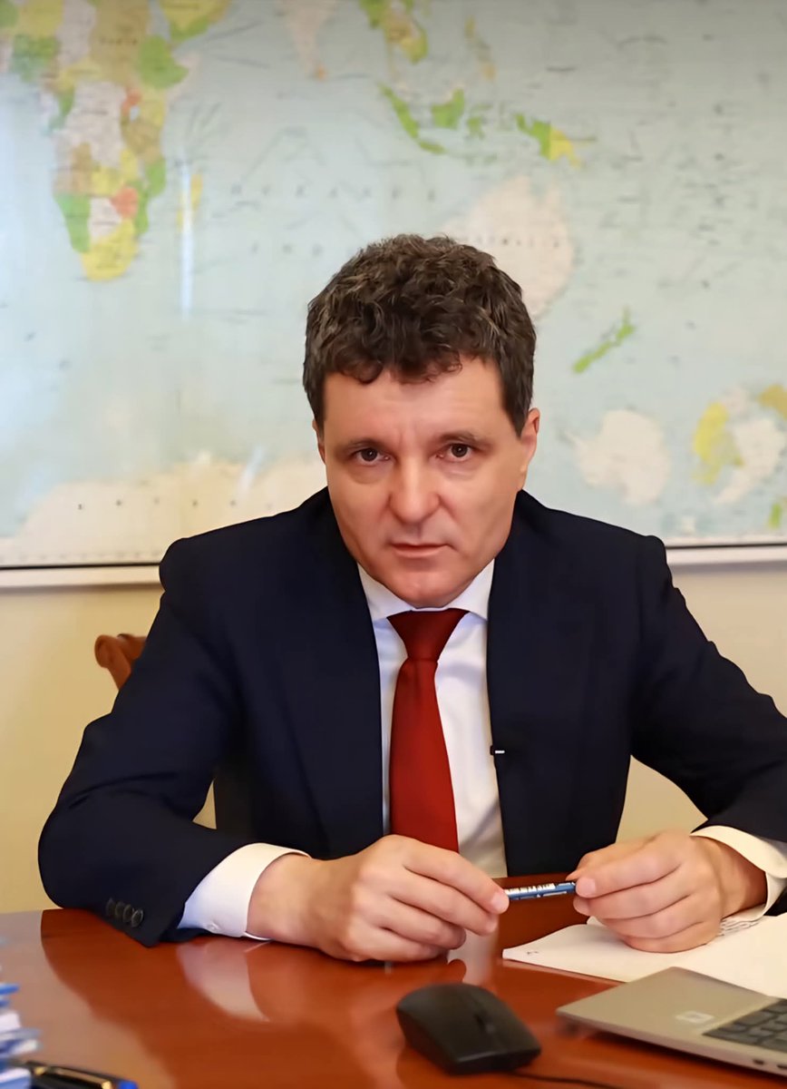 📣 Despre inteligența politică și emoțională a lui Nicușor Dan

Aseară, după interviul lui Nicușor Dan la Pro TV, am avut o revelație simplă, dar importantă: omul ăsta e extraordinar de inteligent strategic.
Nu doar că vorbește bine, ci știe exact ce să spună, unde și cui.
Am