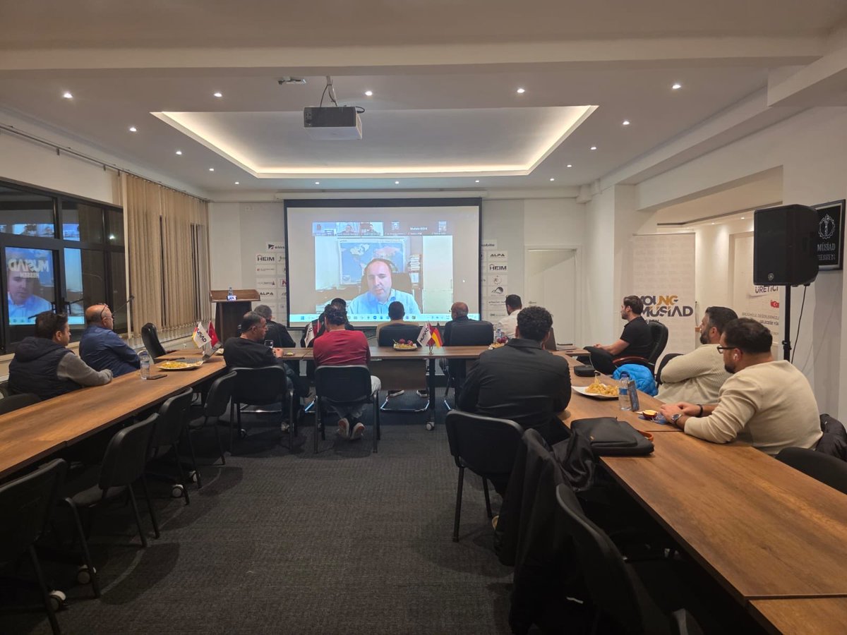 Günün yoğunluğu içerisinde MÜSİAD Hessen yönetim kurulu toplantısına katılarak istişarelerde bulunduk