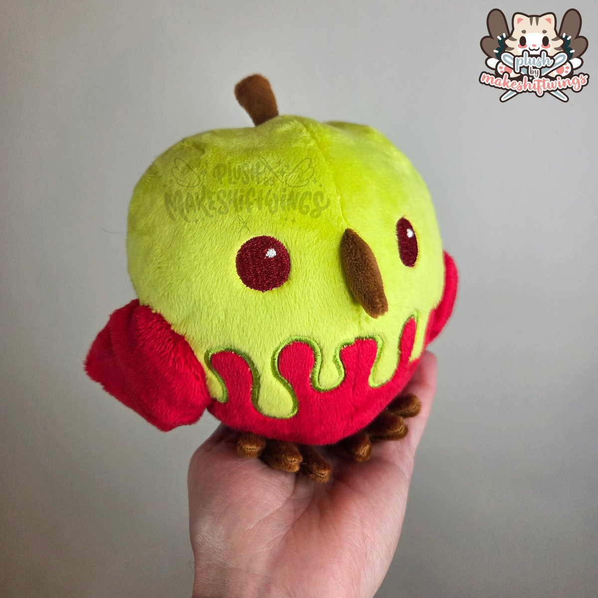 a poison apple owl ☠