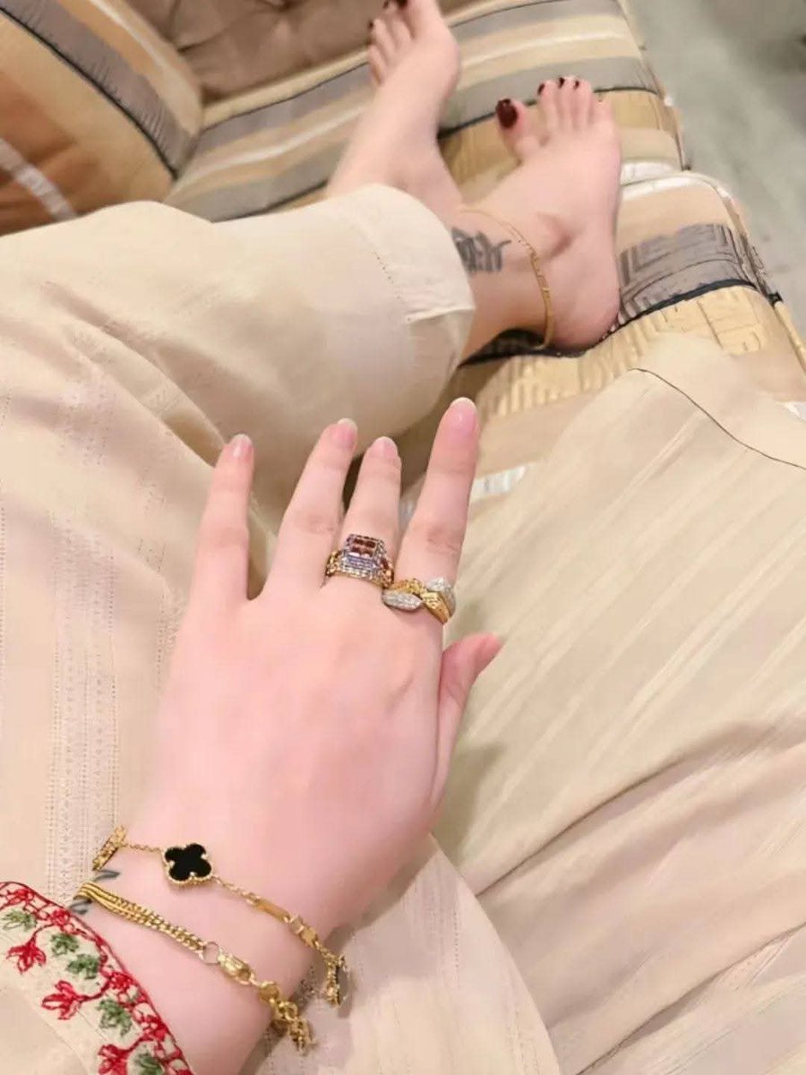 SajjadNasir67's tweet image. *کھانا کھاتے ہوئے زبان کا دانتوں تلے آجانا اس بات کی بہترین مثال ہے کہ آپ برسوں کے تجربے کے ساتھ بھی کوئی غلطی کر سکتے ہیں*۔ 💯🔥
معلومات عامہ!
#generalknowledge