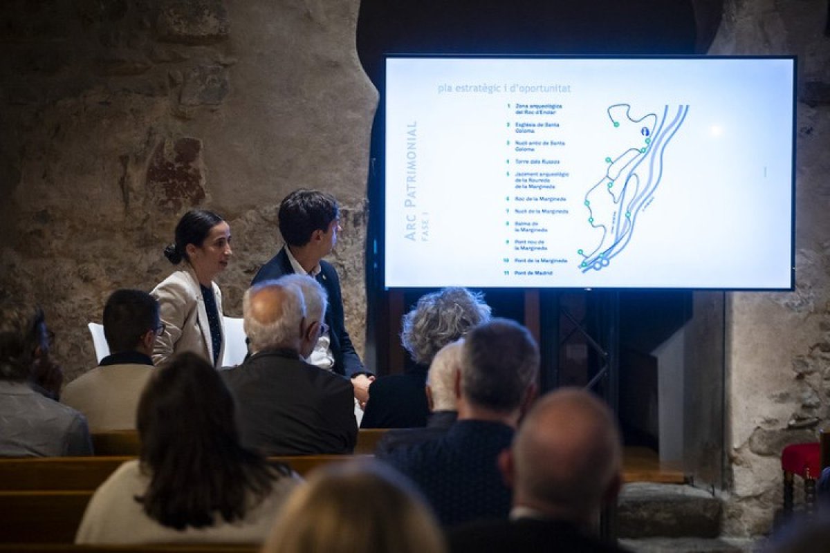 🇦🇩Andorra la Vella presenta el pla estratègic de l’Arc Patrimonial en una reunió amb els veïns de Santa Coloma i la Margineda canalajuntament.cat/ca/articles/an…