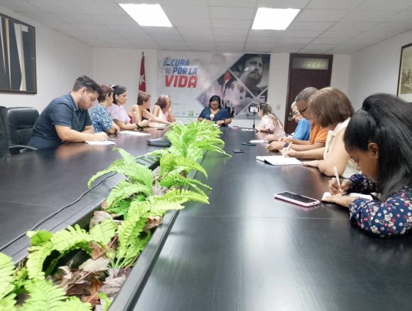 Circulación simultánea de varios virus transmitidos por vectores, entre ellos el dengue, el Chikungunya y el Oropouche, así como enfermedades diarreicas agudas, típicas de la temporada lluviosa.

cubadebate.cu/noticias/2025/…