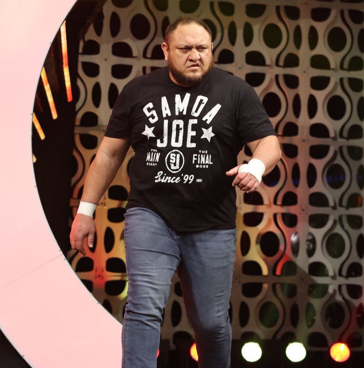 Wrestle Ops (@wrestleops) on Twitter photo Samoa Joe reveals he will most likely retire after his current contract with AEW expires.
(via <a href="/Shak_Fu/">Shakiel Mahjouri</a>) Samoa Joe reveals he will most likely retire after his current contract with AEW expires.
(via <a href="/Shak_Fu/">Shakiel Mahjouri</a>)