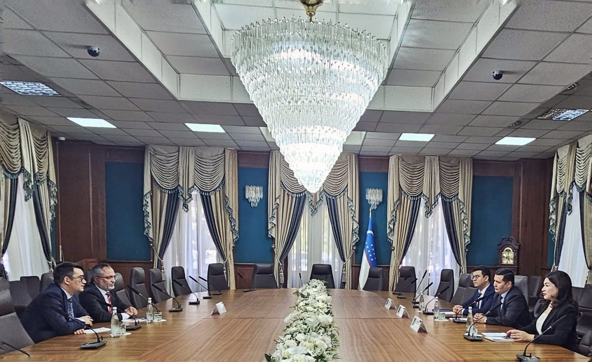 Ankara Yıldırım Beyazıt Üniversitesi Rektörümüz Prof. Dr. Ali Cengiz KÖSEOĞLU Özbekistan programları kapsamında ülkenin önde gelen yükseköğretim ve araştırma kurumlarından biri olan Bankacılık ve Finans Akademisi Rektörü Sayın Dr. Elmurod HOSHİMOV'la bir araya geldi.
 
İkili