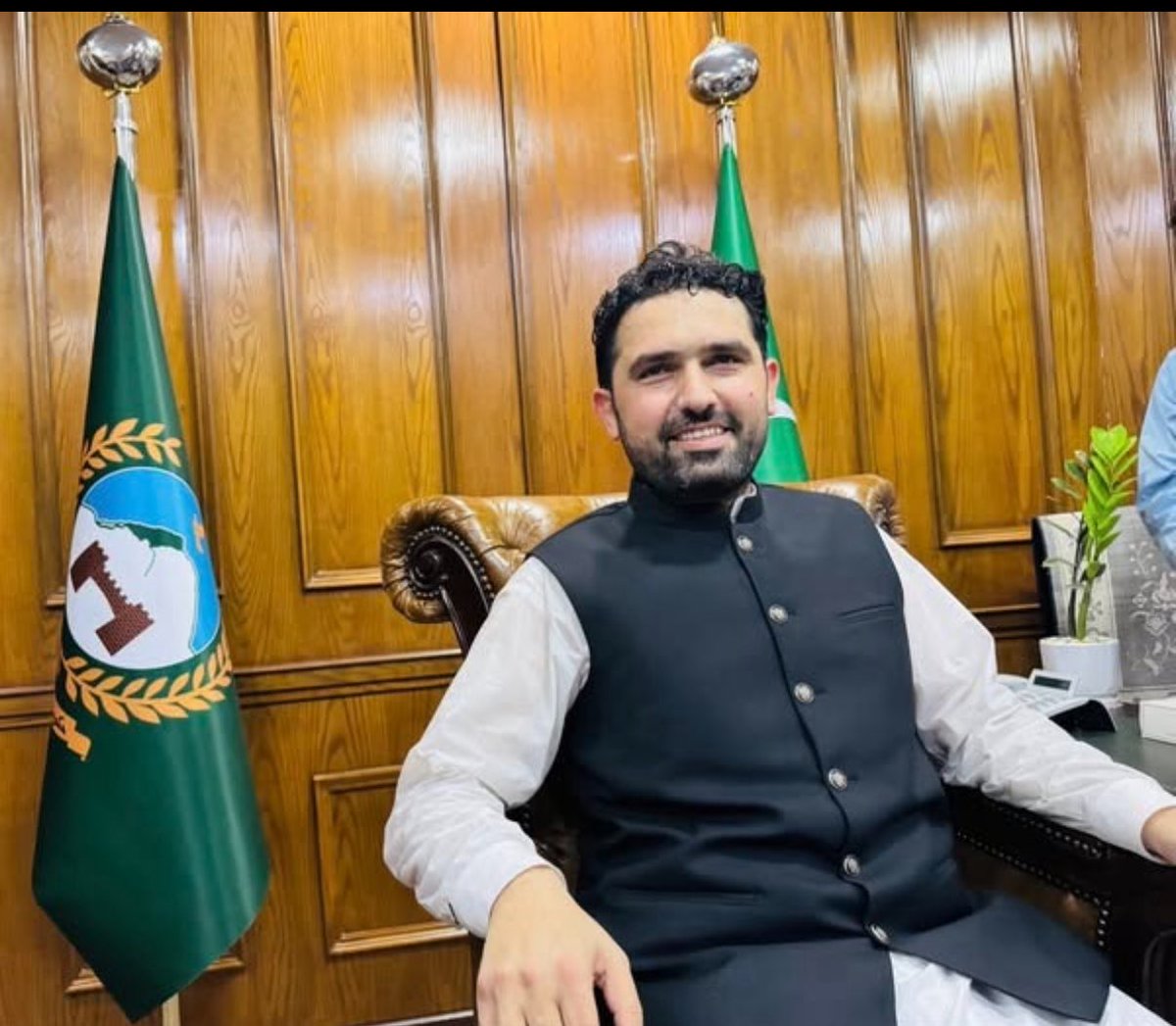 Aladeen_Pro's tweet photo. ابھی تو سہیل آفریدی نے کام شروع نہیں کیا اور بوٹ کے تسموں کے ساتھ لٹکنے والوں کی چیخیں بتا رہی ہیں کہ عمران خان کا انتخاب بہترین ہے 😁 https://t.co/Hc6bJcHBYA
