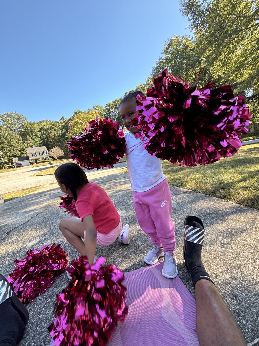 Enjoying the BYE WEEK/ Fall Break 🙏🏾
Daddy / Daughter Time ❤️‍🔥