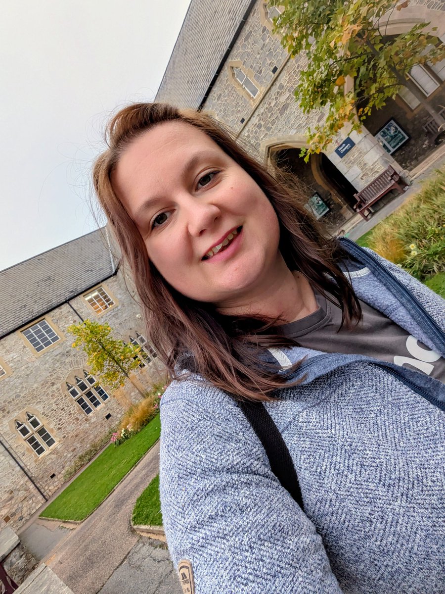 RNJadePUNC21's tweet image. Lovely to be back at @UniofExeter not been here since my teacher training days! Principles of primary care has been a brilliant module so far, now whether to focus on continuity of care or teamwork for my assignment #PrimaryCare #ContinuityOfCare #MDT