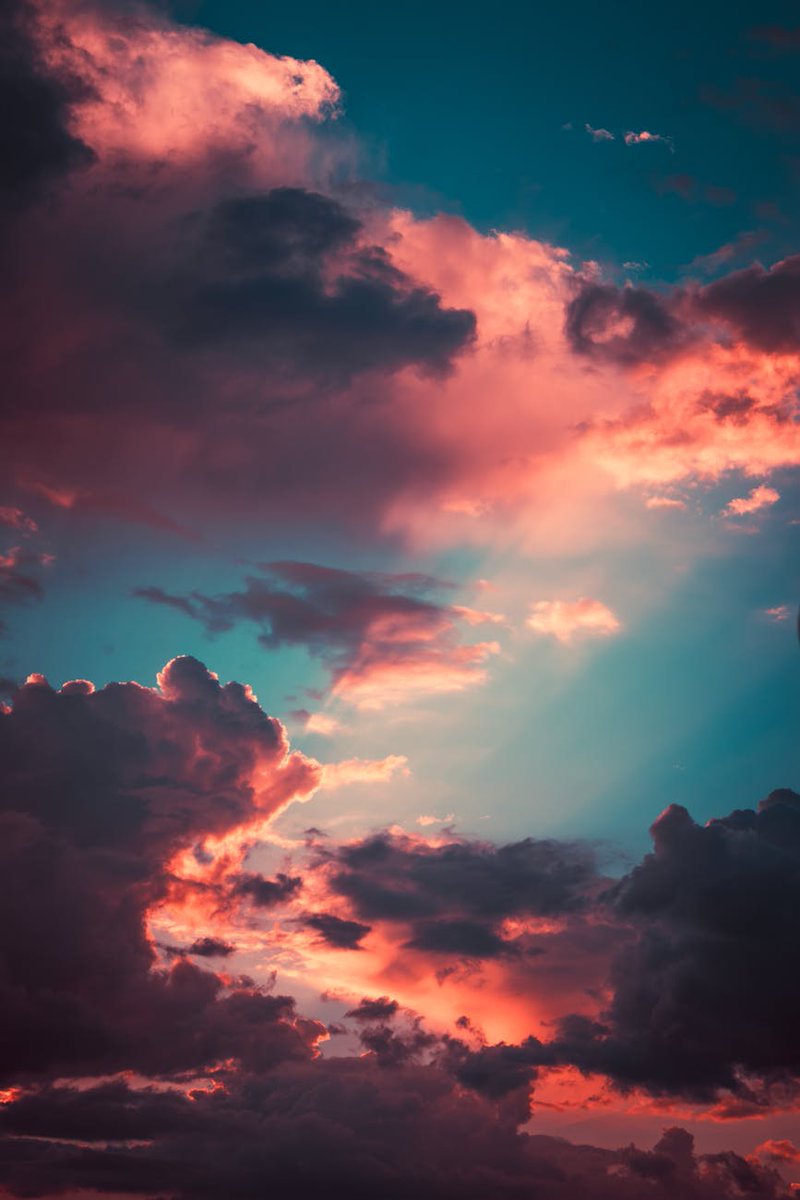 Raelyn592653's tweet image. Excited about the future of #DecentralizedCloudComputing!��Edge nodes are boosting efficiency & security in data storage. Join the revolution for a faster, safer web!��#Web3 #CloudTech