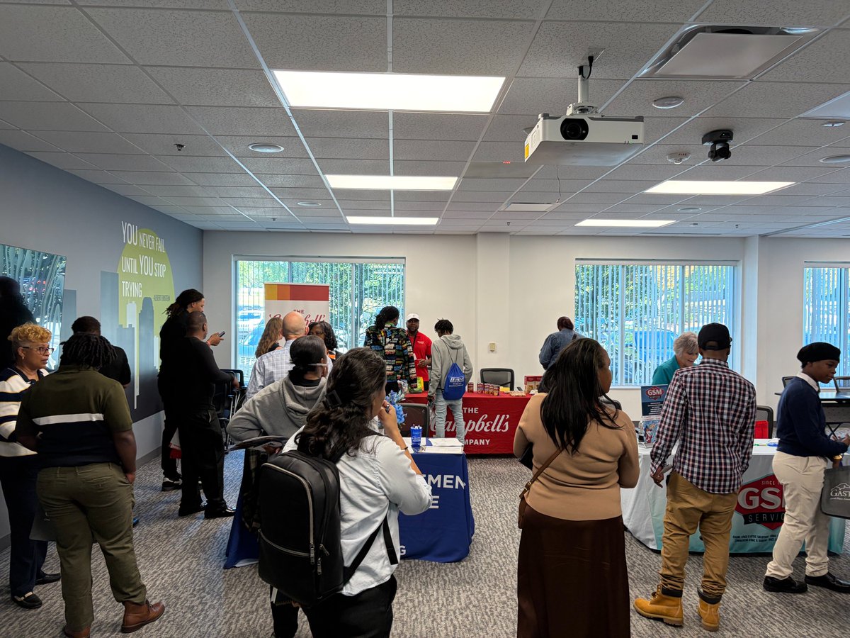CharlotteWorks's tweet image. SUCCESS! š The Charlotte Metro Job Fair today saw an amazing turnout!
Talent met opportunity at @NCWorks_CLT. Shout-out to employers like Blythe, Prospect Airport Services, Gaston County, and Jackson Hewitt for hiring local talent!
#CLTJobs #JobFair #workforcedevelopment