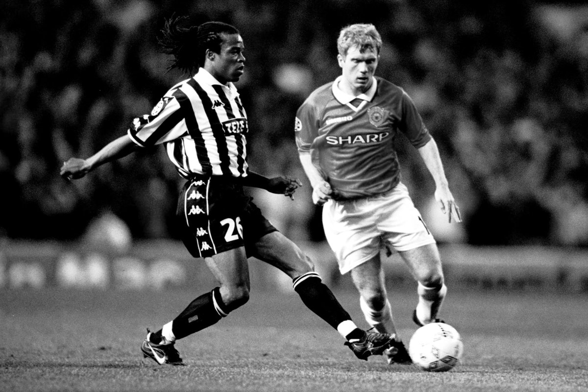 FuckTheVar's tweet image. ci vorrebbe un Pirlo, no ci vorrebbe un Tardelli, no ci vuole Milinkovic-Savic, non quello brutto che gioca a Vesuvia, l&apos;ex Lazio: se ne dicono tante, io ad esempio penso che uno che sistemerebbe parecchio le cose sarebbe un Edgard #Davids, ché le palle fanno sempre la differenza