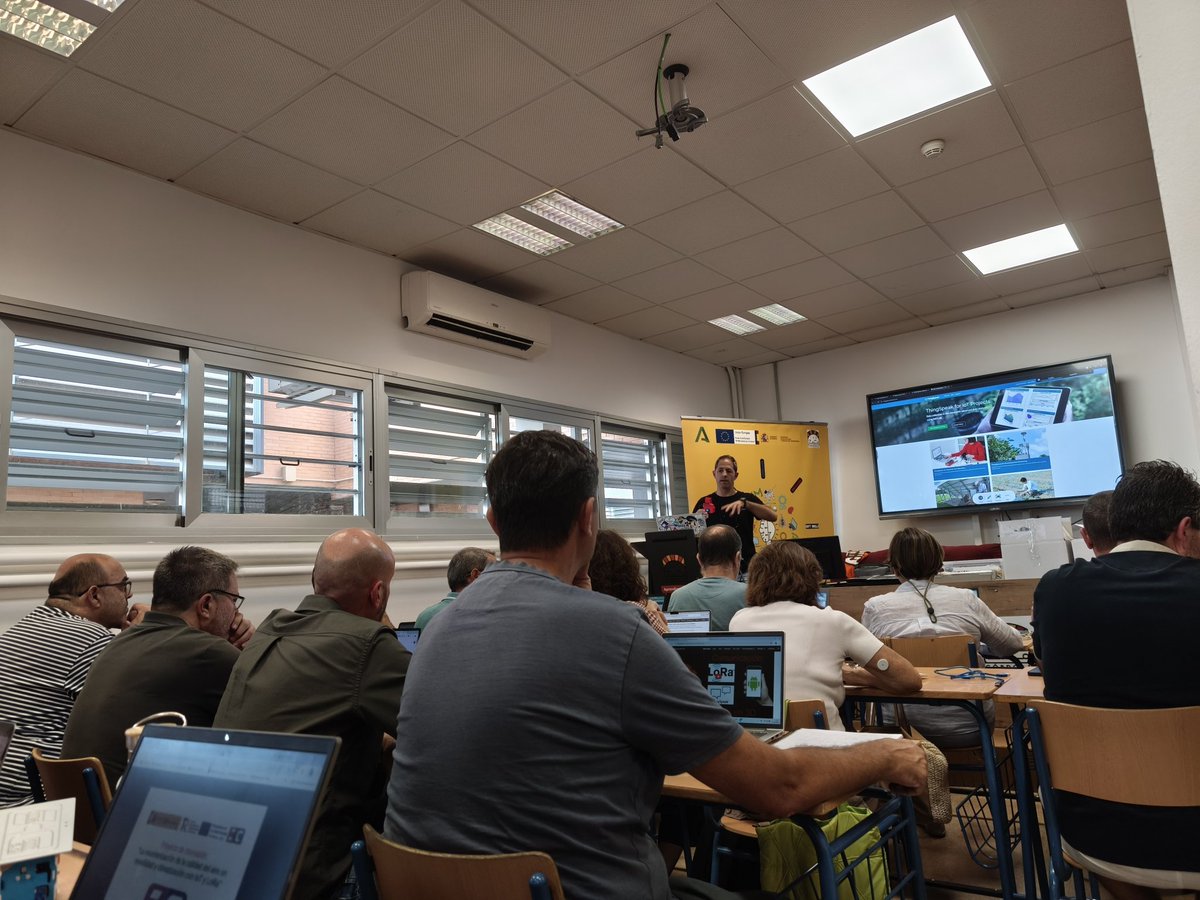 AtigraMakers's tweet image. ¡Desde @clubroboticagra y @AtigraMakers os damos las gracias al profesorado que asistió a la jornada #EducaCont 5.0 en el @IESZoco a través del @cepcordoba!
🤝 Coordinado por @IESPinosPuente y participando @SalesiansAJ23
@ardutaller @Innovadidactic
#InnovaciónEducativa 🚀📚
