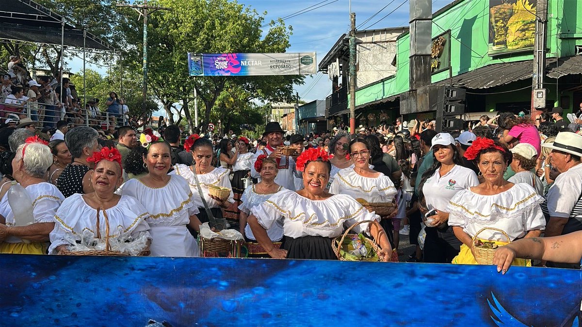 fonturcol's tweet photo. 2/3 
El itinerario incluyó la participación en el evento gastronómico Remontado Fest, visitas al mirador Alto de la Cruz y al mirador de la Fe, un recorrido náutico por el río Magdalena, y actividades en el Parque Principal Simón Bolívar. 

Los periodistas también disfrutaron de muestras folclóricas, desfiles de carrozas y comparsas del Carnaval del Río y la Cultura, además de experiencias gastronómicas en restaurantes locales como La Bonga, Crutón y Aquí Toy.