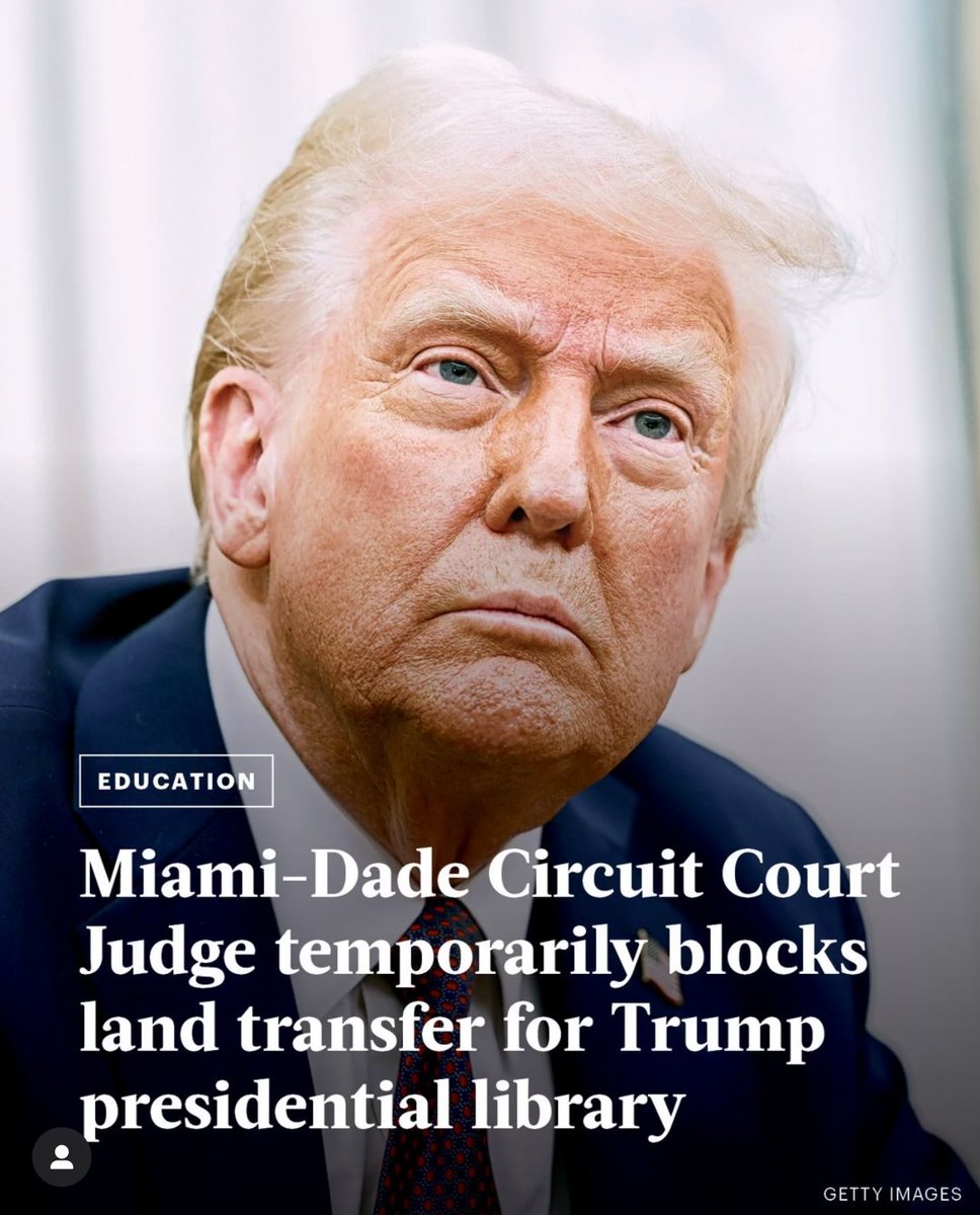 angiewong's tweet image. Activists at work 
#presidentiallibrary