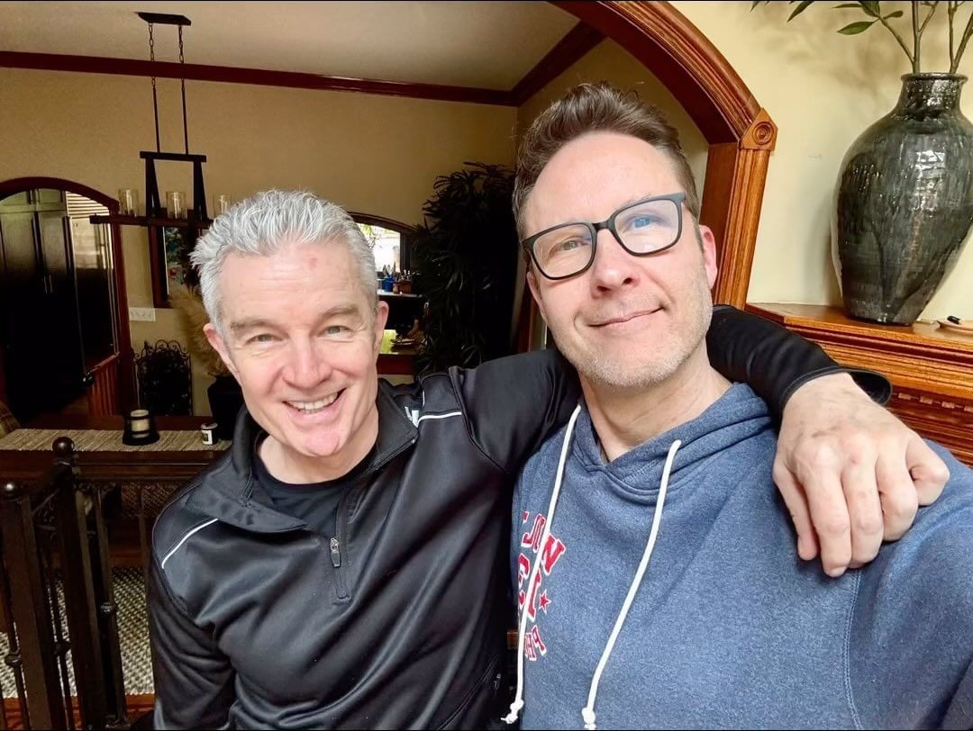 jamie_marsters's tweet image. Pic of the Day: James Marsters &amp;amp; Michael Rosenbaum selfieing during their 2024 Inside of You podcast interview 

@JamesMarstersOf #JamesMarsters @michaelrosenbum #MichaelRosenbaum @insideofyoupod #Smallville #Selfie #Lovely
