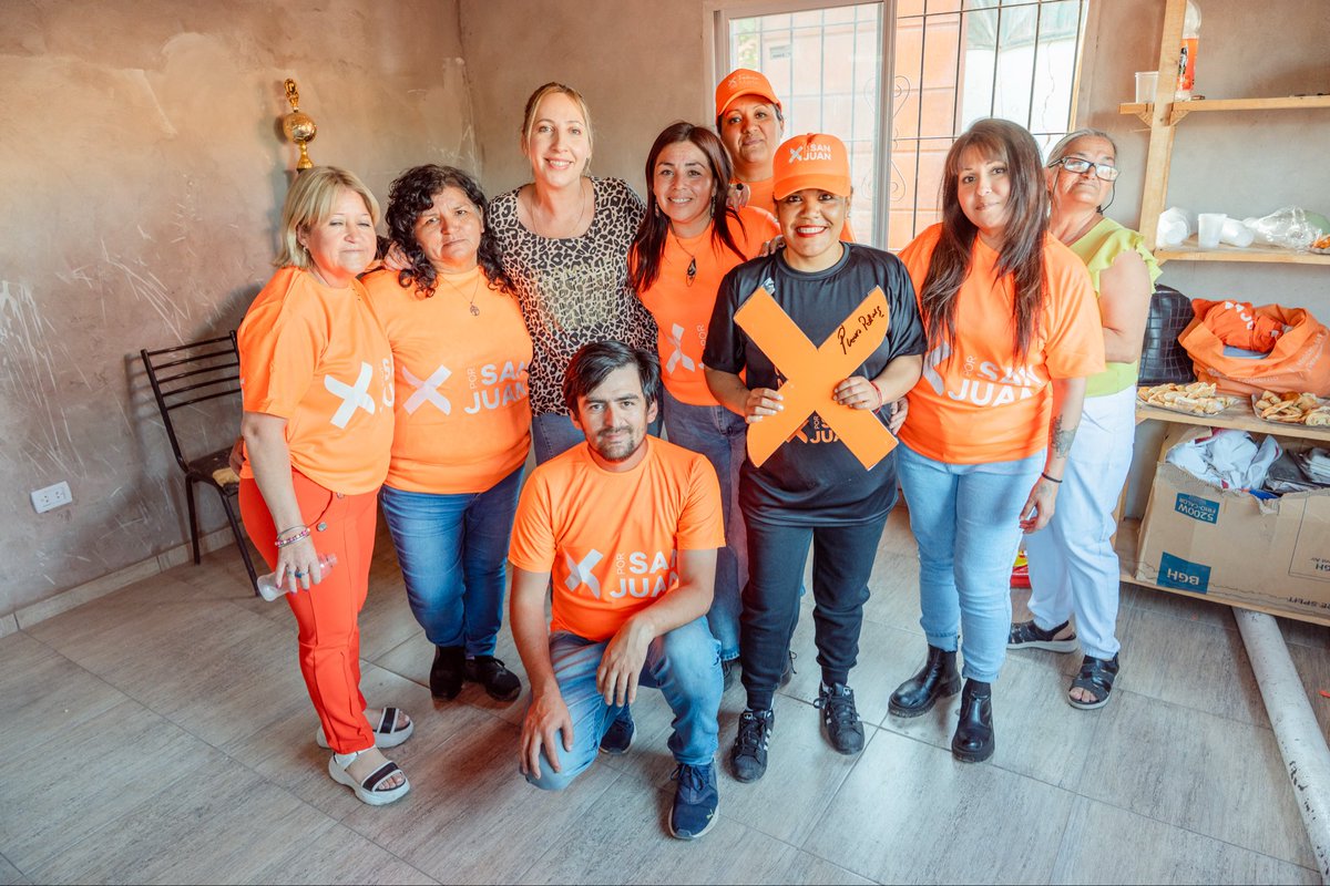 QUE NARANJA SE VE SAN JUAN 🧡💪🏽 
Entre nuestros recorrido por la provincia, Rivadavia nos ha sorprendido una vez más! 
Sentimos el calor de la gente y las ganas de seguir con el cambio, para que la provincia brille alto cada vez más. ✨ Gracias La Bebida🤩 <a href="/XSanJuanOk/">Frente Por San Juan</a>