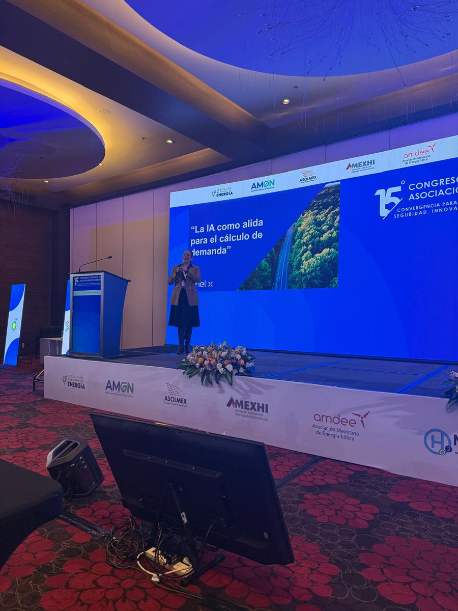 En el marco del 15° Congreso Conjunto de las Asociaciones de Energía, Brenda Castro de ENEL X compartió una visión clave sobre el papel de la inteligencia artificial en el análisis de datos para Usuarios Calificados, destacando cómo la tecnología impulsa decisiones más eficientes