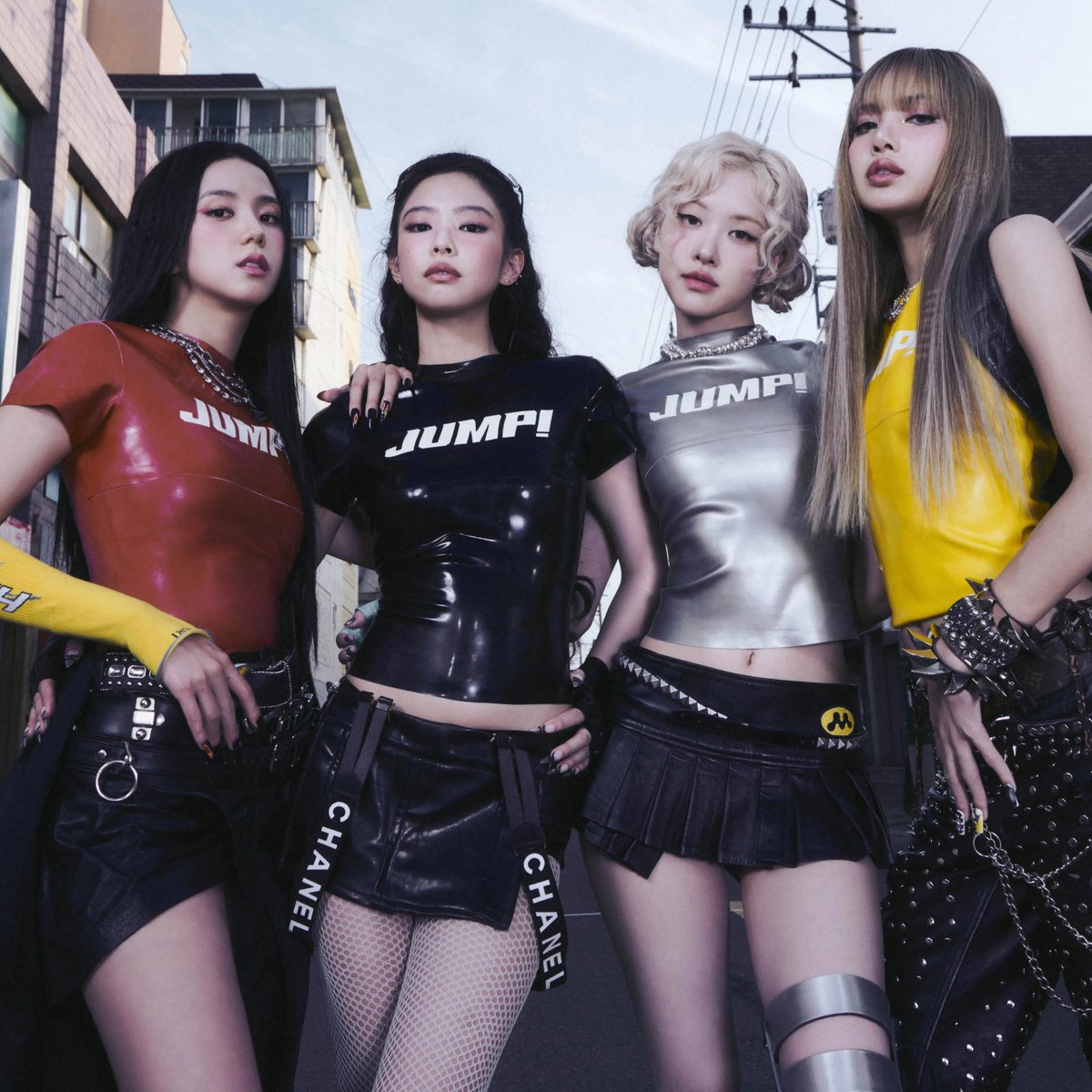 BLACKPINK will reportedly make a comeback with a full length album in December.

(xportsnews.com/article/2065562)