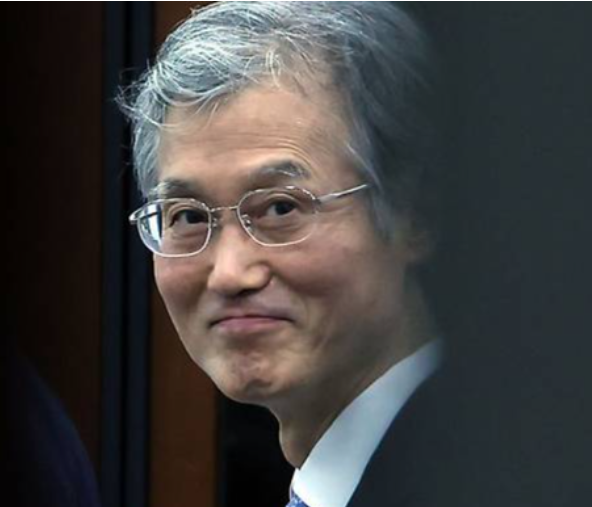 조희대
나는 이재명을 맡을테니
박정호 너는
김혜경을 맡고
지귀연이 너는 
윤석열을 커버해 줘라
김혜경 여사 법카 104000원 
유죄 판결한 박정호 영장판사
박성재 구속영장 기각