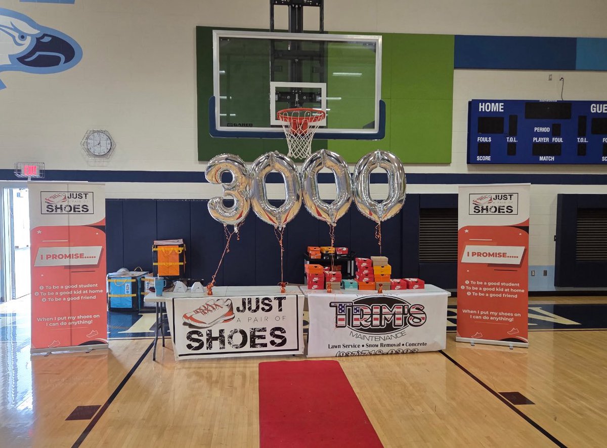 Shoesforsuccess's tweet image. Pair number 3,000 was given away today. 🫡✅