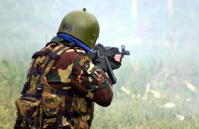 Rare photo of the AN-94 actually in use during the First Chechen War.