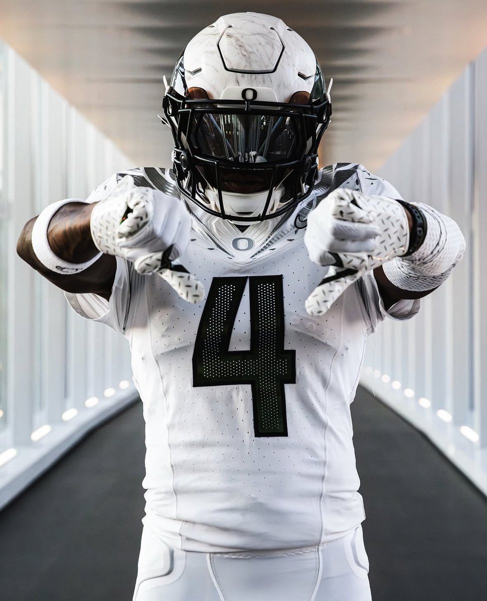 UNISWAG's tweet image. The uni combo this week for @oregonfootball 

#uniswag