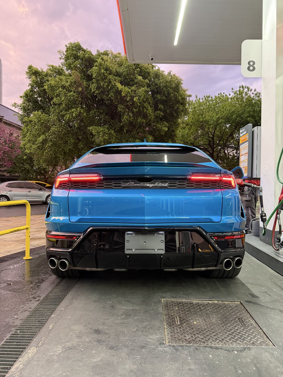nicovaccab's tweet photo. Mi nueva camioneta favorita para andar x Bsas.. 🇦🇷🇦🇷🇦🇷🇦🇷 

Pd: sigo esperando que @Shell me de bolaa https://t.co/SUYLxa2gmF