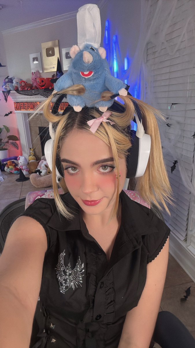 staryuukiii's tweet image. ⭐ COCINANDO PASTEL DE CUMPLEAÑOS PARA TOBBY ⭐
twitch.tv/staryuuki