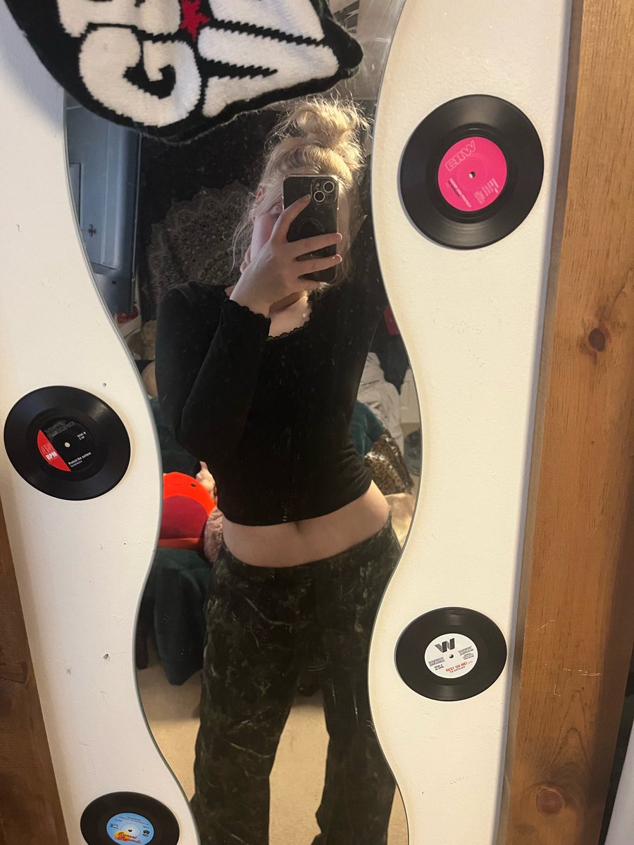 edcvli's tweet image. june vs now 👾