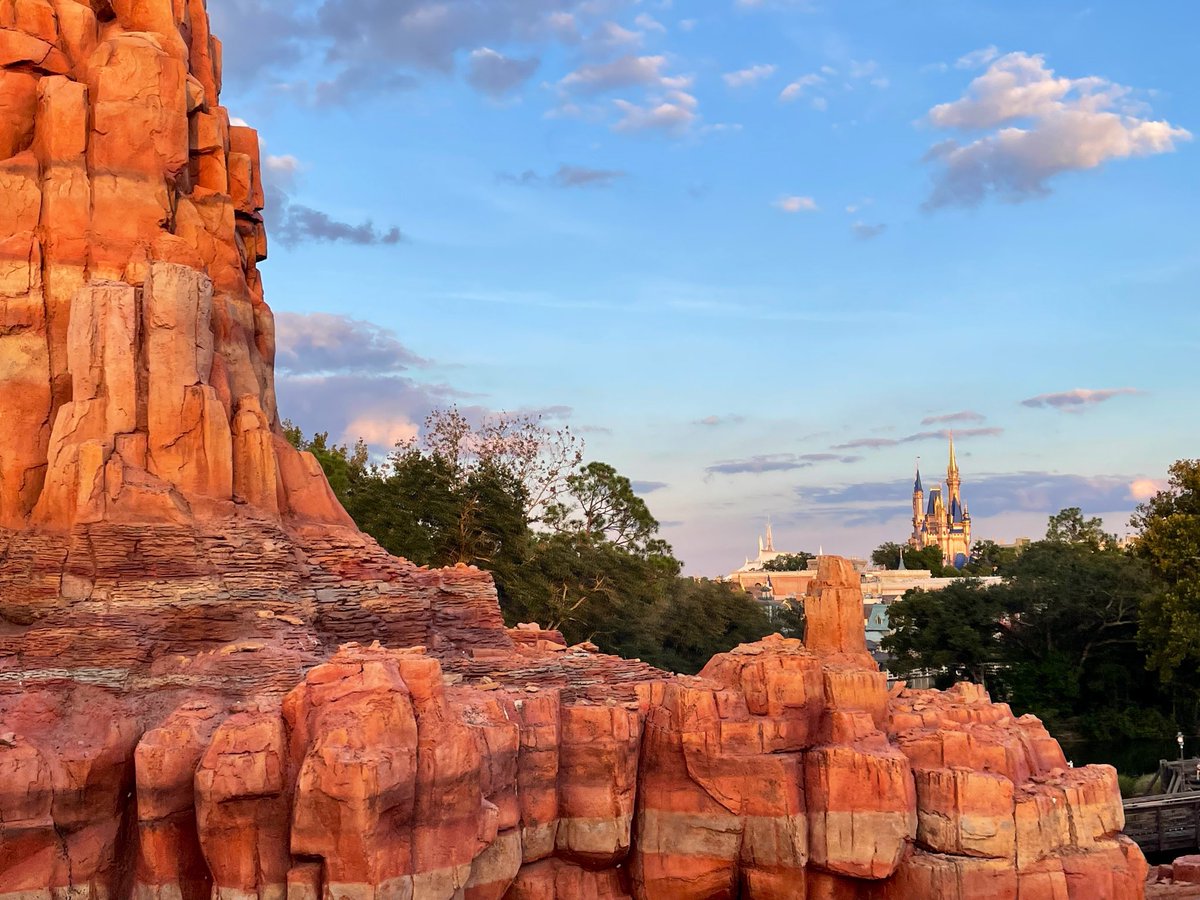Here it is… your daily moment of Disney zen 

📸 <a href="/HokieGuy1996/">Foothill Hokie</a>