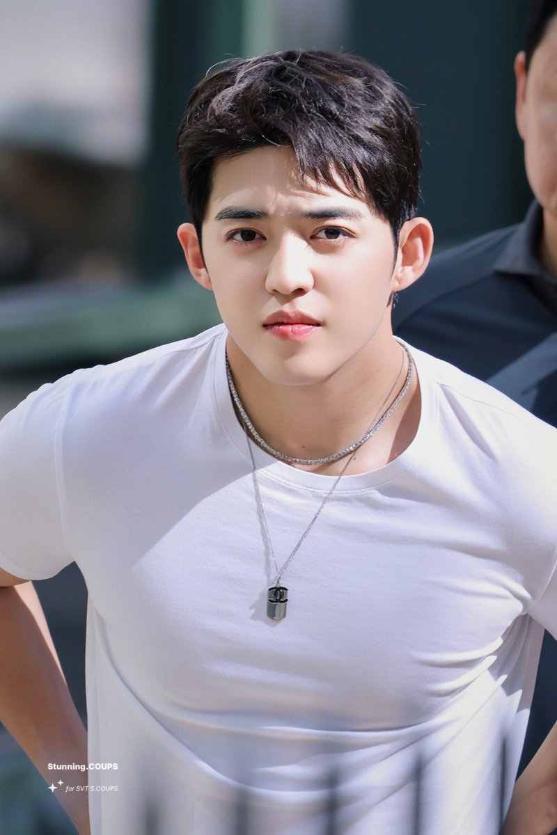 sounds_of_cheol's tweet photo. there's always something about scoups in plain white shirt.. 🫠 https://t.co/2yrbFZ4fsk