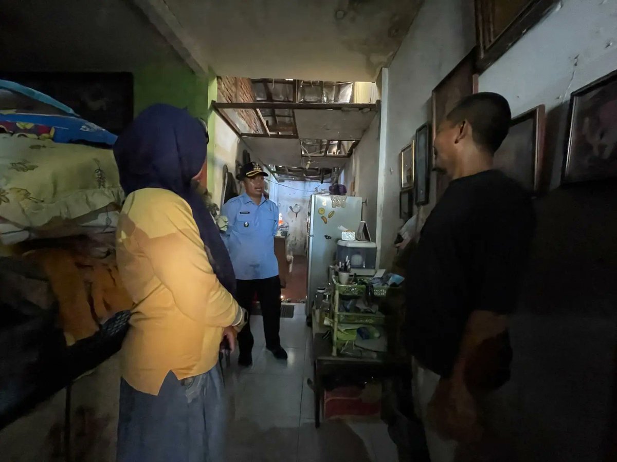 Wali Kota Depok Tinjau Rumah Rusak di Tapos, Prioritaskan Penanganan dengan Anggaran Darurat

berita.depok.go.id/wali-kota-depo…
