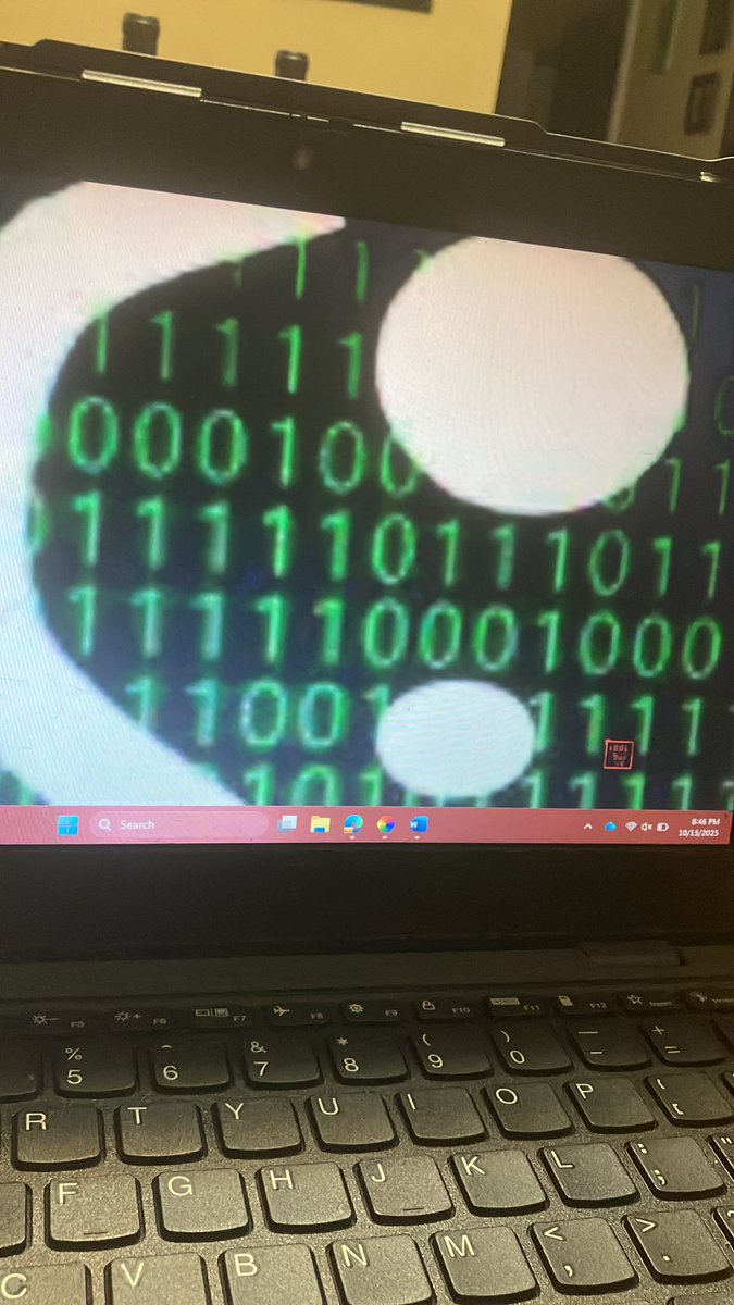 mafiaswidow's tweet image. gng look at my school laptop
every time I go to school I pray for a new oomf through badware infected computer.