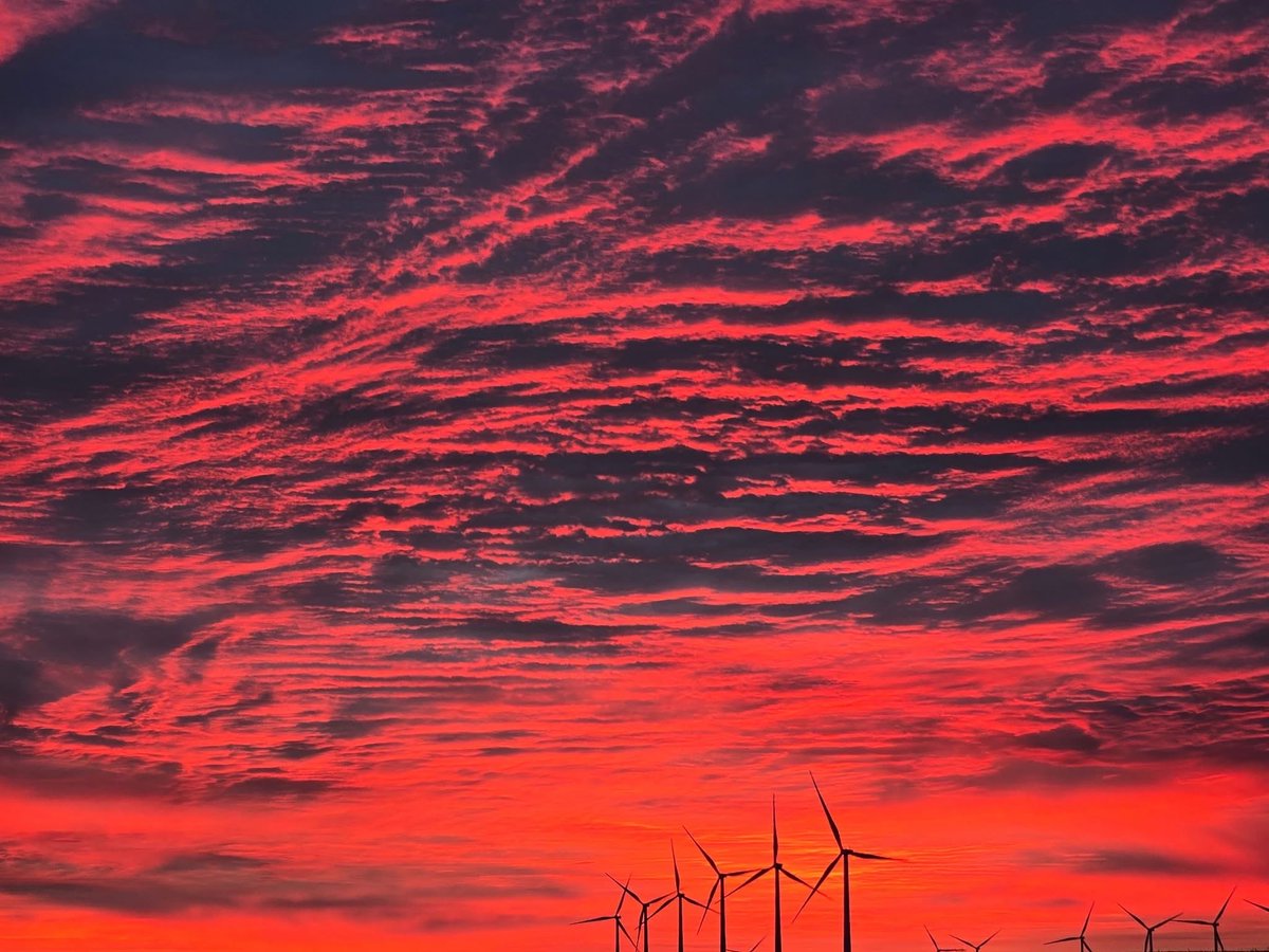 IowaChill's tweet photo. Sometimes Iowa is cool 🌅 https://t.co/vFRKVPK2Gg