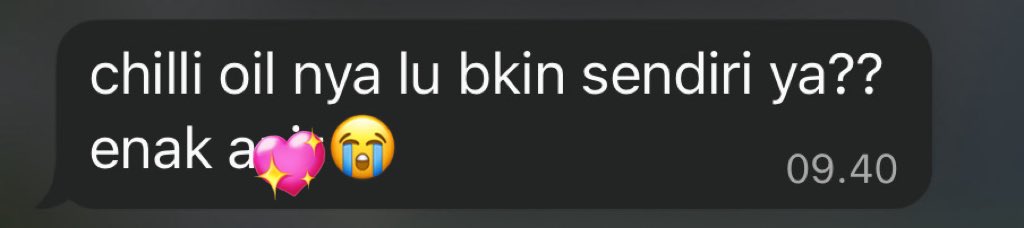 hi_namyraaa's tweet photo. Berawal hanya iseng nyetok Chili oil, terus dibagi-bagiin ke temen. Gak expect kalau mereka dan mama bakalan suka banget. Cuma nyampe sebulan doang langsung ludes gak bersisa😅

Terusss, sekarang aku mau share resepnyaaa. Berempah, wangi, gak hambar, tahan bisa 2 bulan lebih 🫶 https://t.co/N3SmZu2ptf