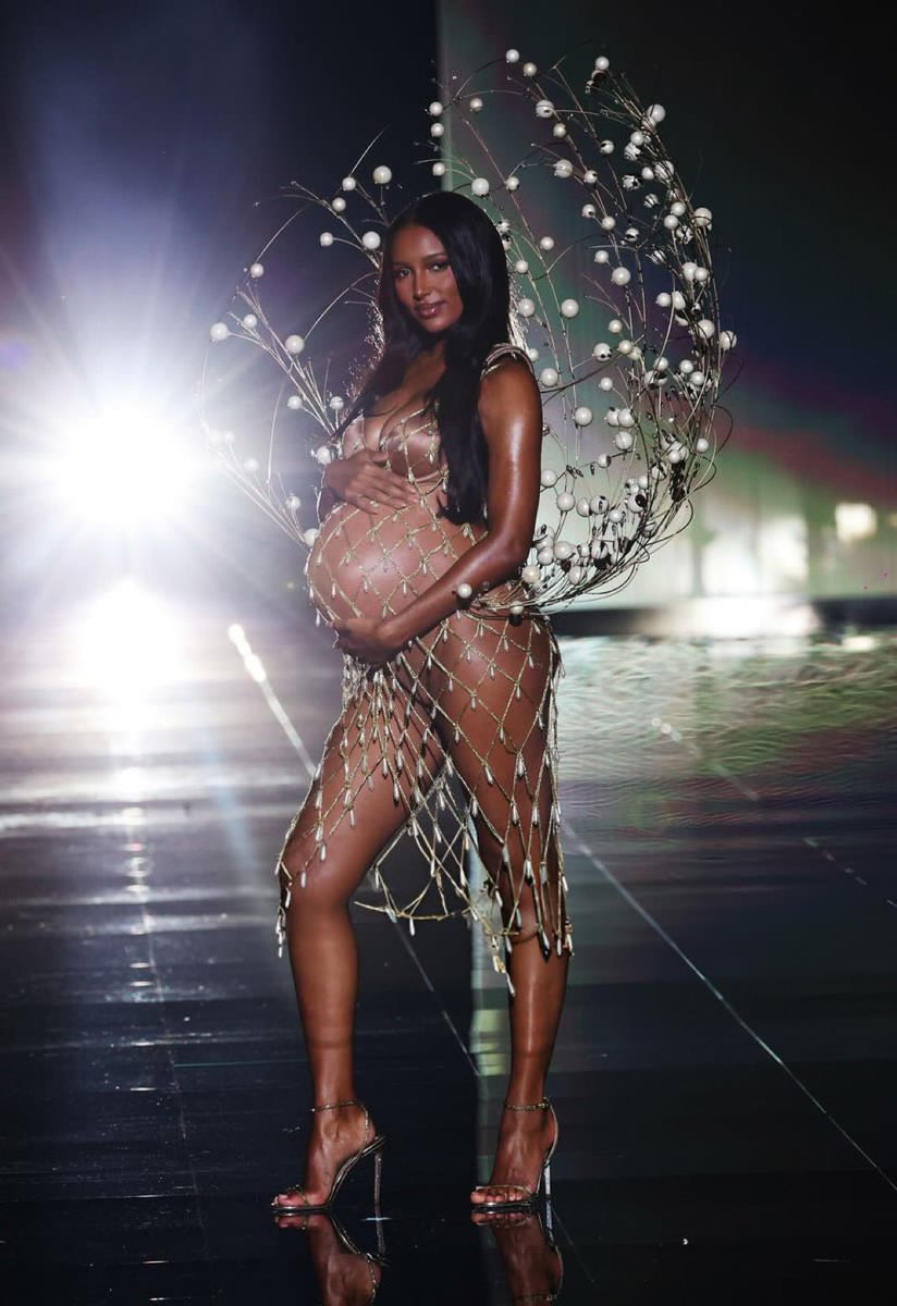 Jasmine Tookes 

Black American Soulaan Princess opens the Victoria Secret Fashion show!