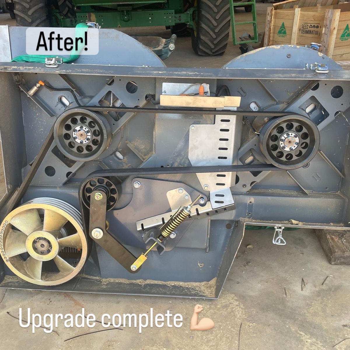 seed_terminator's tweet image. Another SmoothFEED 2 Upgrade done 👌
Tom’s got this Origin for John Deere S-Series looking sharp and ready for #harvest25 in WA
Our team is cracking along in the lead-up to harvest. Building, fiting &amp;amp; upgrading units across the country 🇦🇺

#SeedTerminator #AustralianMade…
