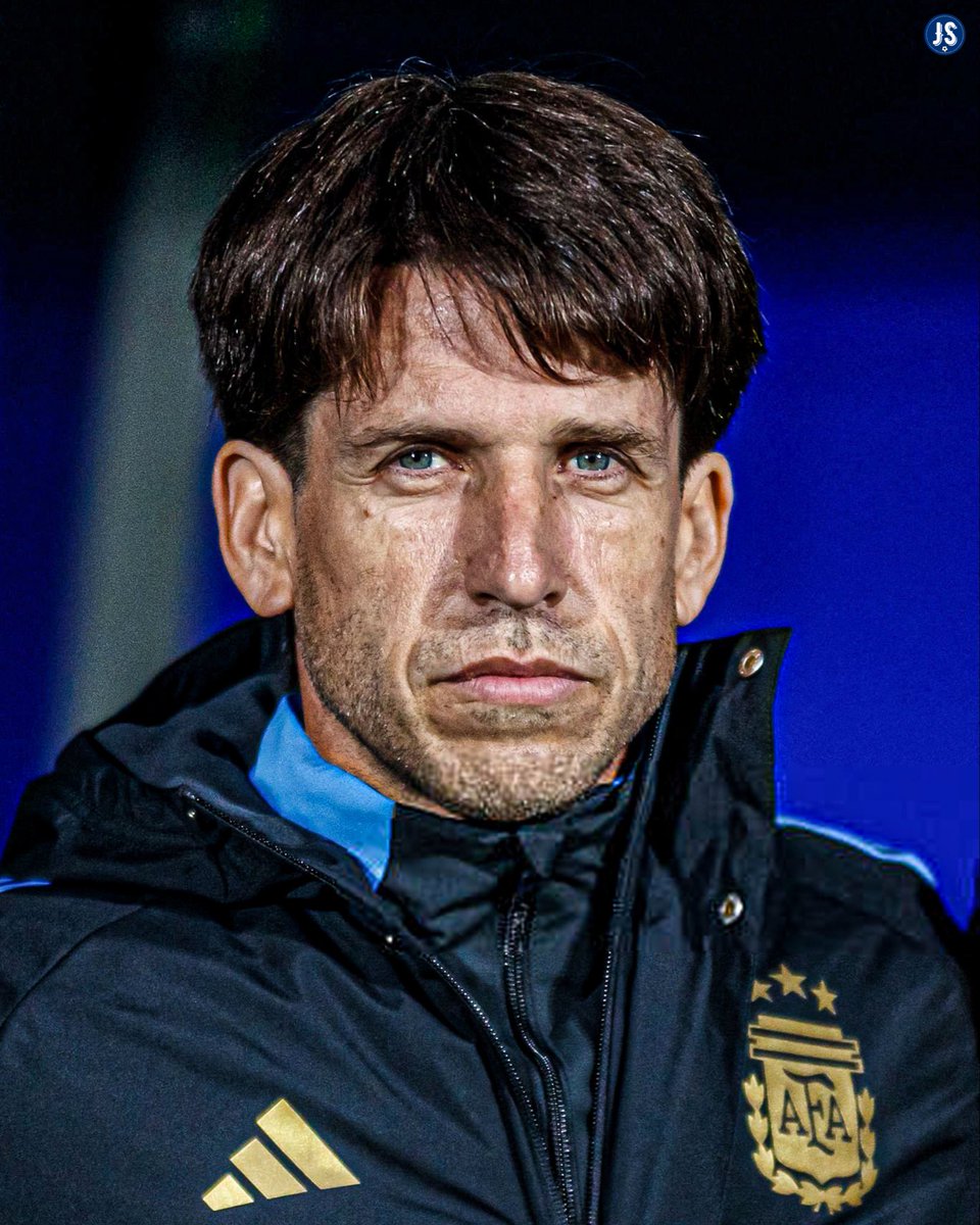 juegosimple__'s tweet image. 🇦🇷🏆 La Selección Argentina VOLVIÓ A CLASIFICAR a la FINAL de un Mundial Sub-20 tras 18 AÑOS sin conseguirlo.

😮‍💨 𝐏𝐋𝐀𝐂𝐄𝐍𝐓𝐄 𝐌𝐀𝐒𝐓𝐄𝐑𝐂𝐋𝐀𝐒𝐒.