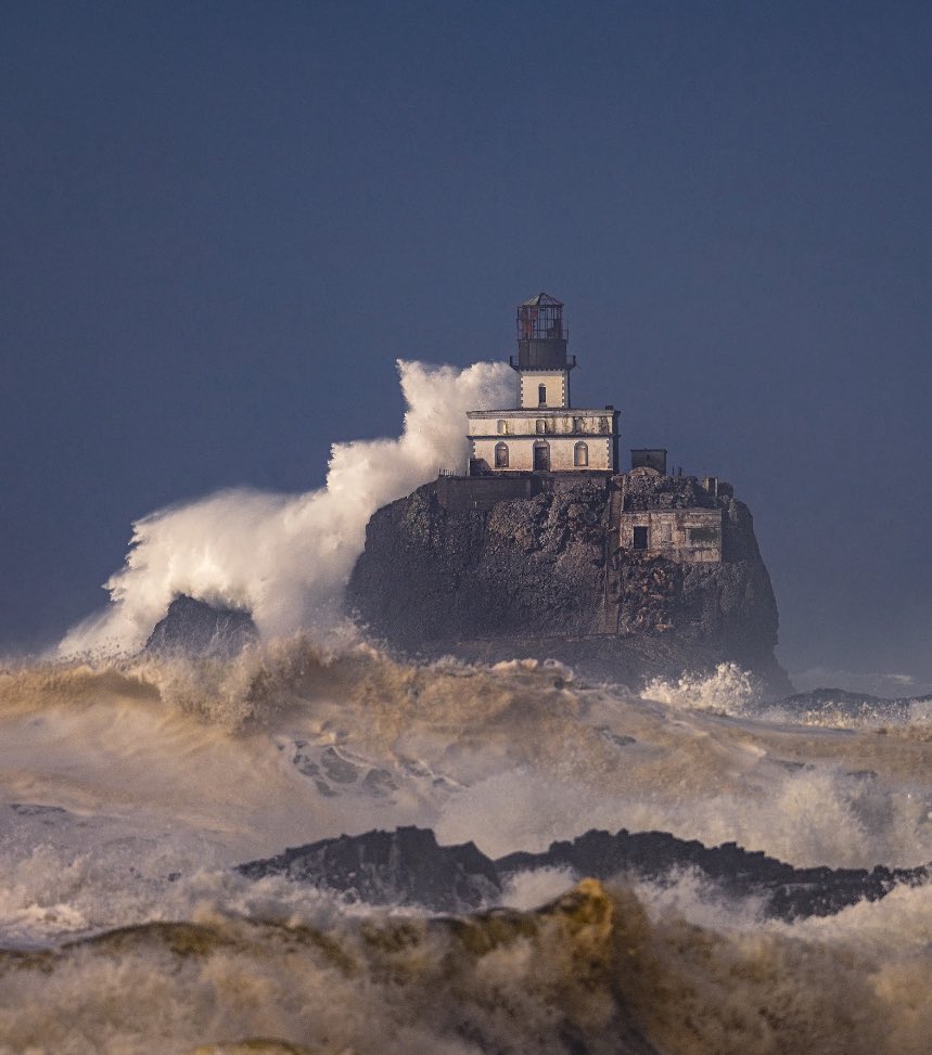 asambuceto's tweet image. King Tides are coming soon!

“Terrible Tilly” on the Oregon Coast. 
#kingtides #Landscapephotography #storms #Nikon