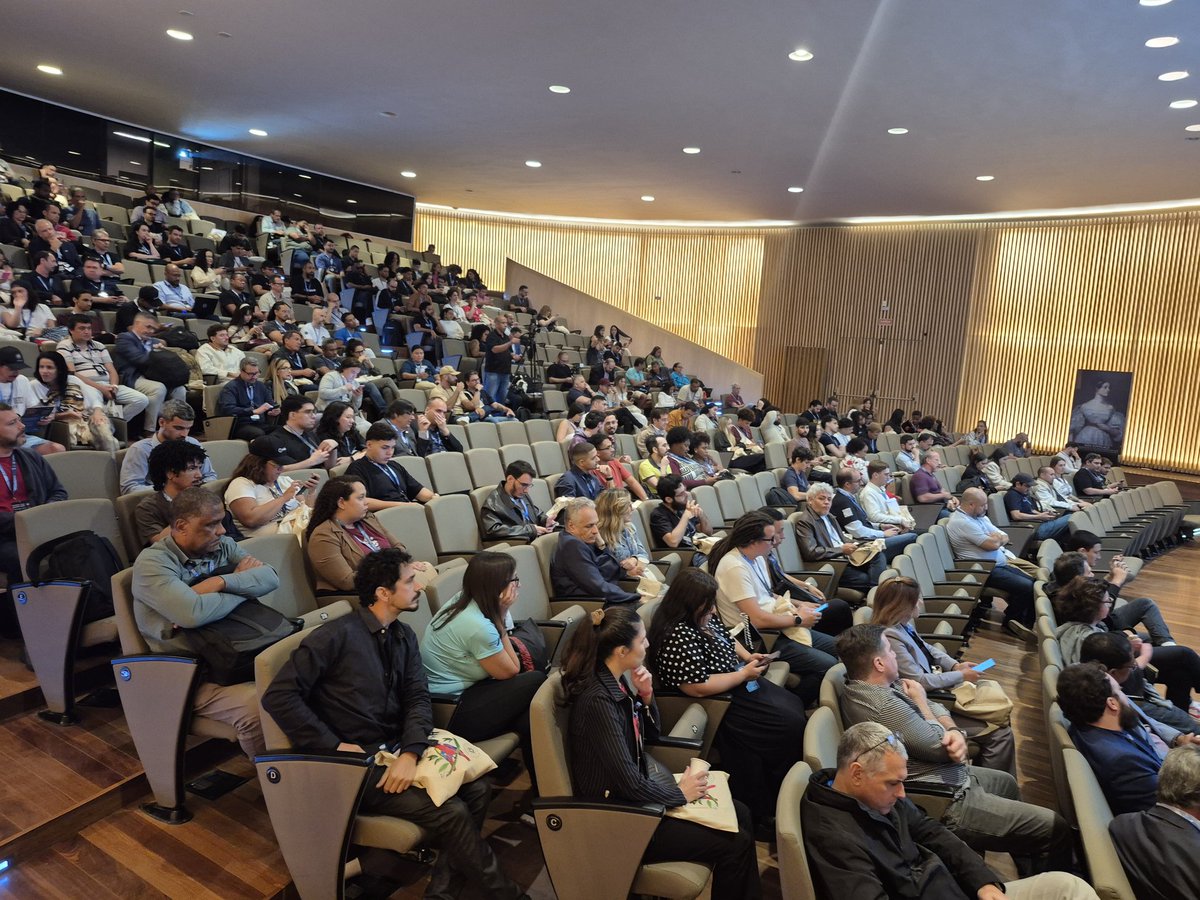 Full house at #CardanoSummit2025 in Rio 🇧🇷🔥
So many brilliant minds shaping the future of decentralization.
The energy, the ideas, the momentum — Cardano keeps building. 💪🌍

#Cardano #Blockchain #Web3 #RIO