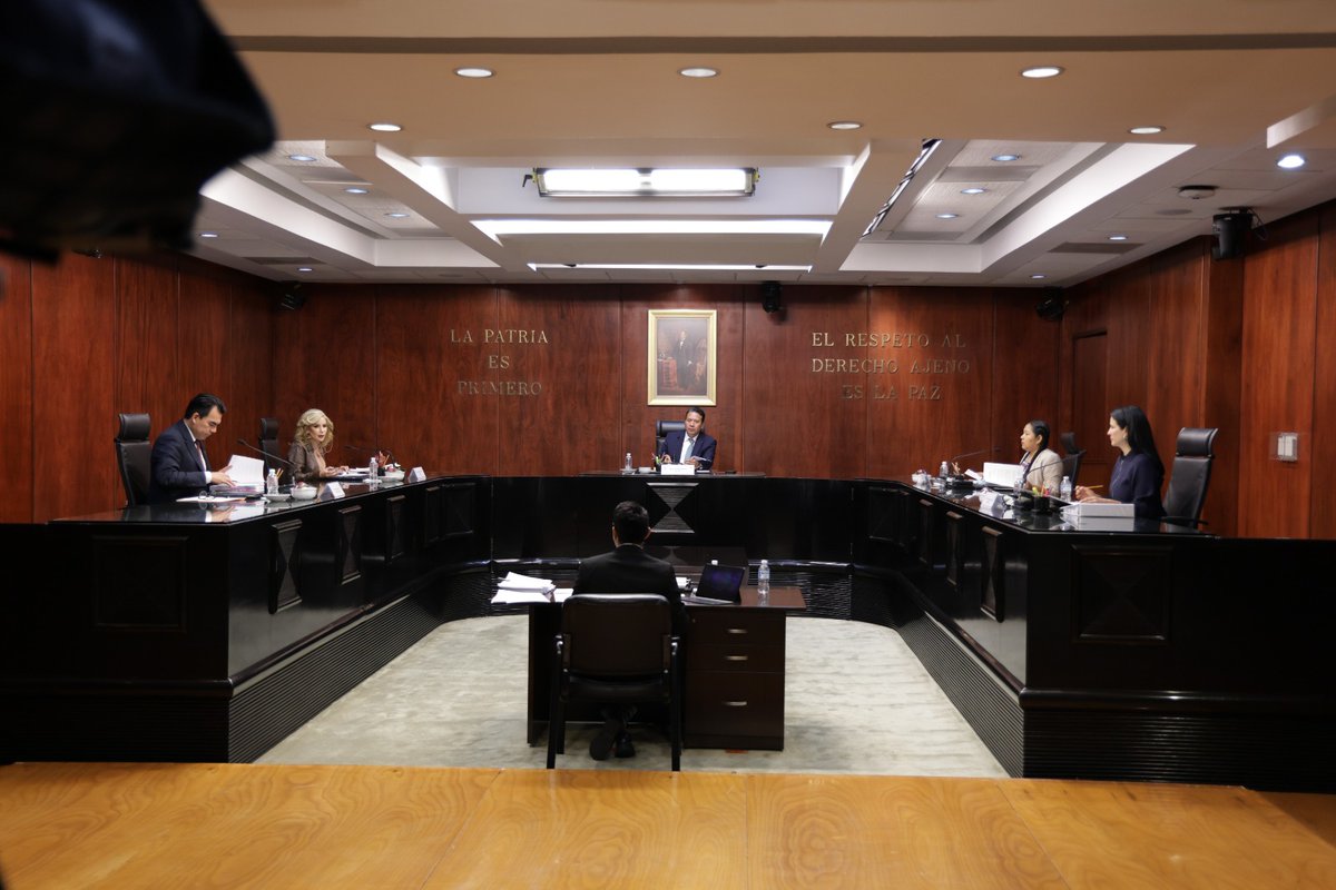 LRomo18's tweet image. 👩🏻‍⚖️👨🏻‍⚖️ Este miércoles sesionamos en el Pleno del @OAJ_Mex.
Con decisiones firmes, impulsamos una justicia más humana y comprometida con #México.
@SCJN @tdjmex @TEPJF_informa
⚖️ #JusticiaParaTodos #NuevoPoderJudicial