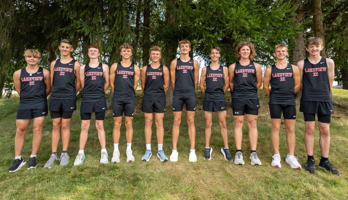 BobGreenburg's tweet photo. Congratulations to Lakeview Boys Cross Country! Region 1 champions! Undefeated record of 6-0! https://t.co/XeznALev1Y