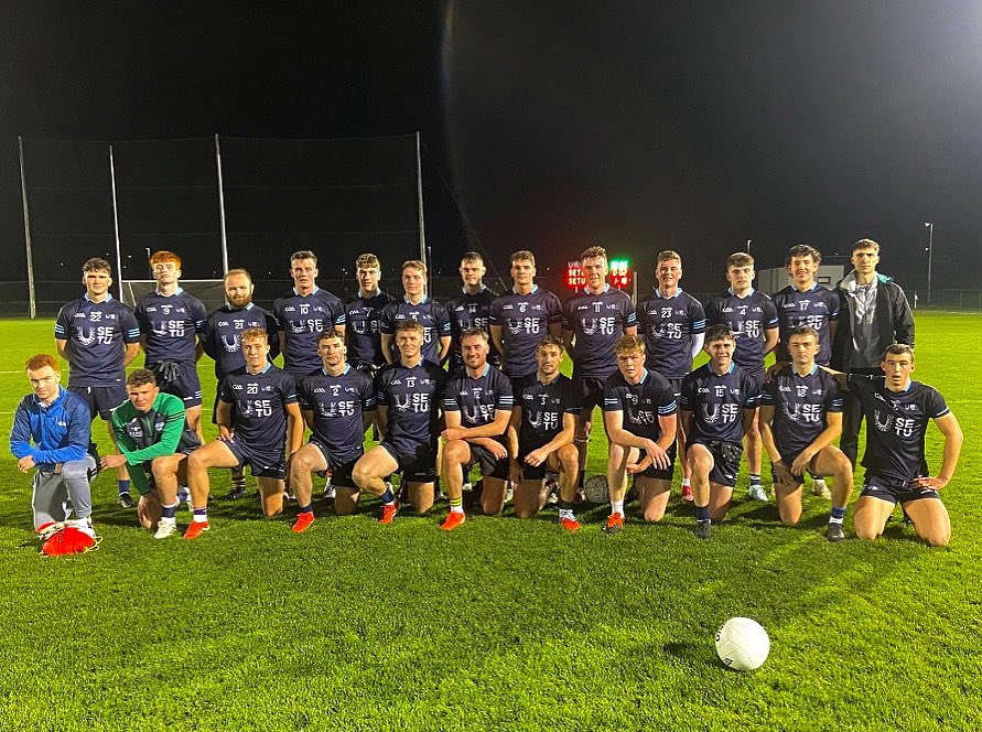 Well done to our Senior footballers who started off their league campaign with a good win in SETU Waterford tonight 🏐