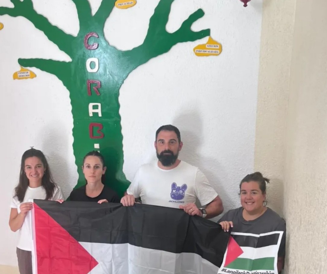 GORABIDEKO LANGILEOK PALESTINAREKIN 
#LangileokPalestinarekin #u15langileokpalestinarekin
#15oworkersforpalestine
