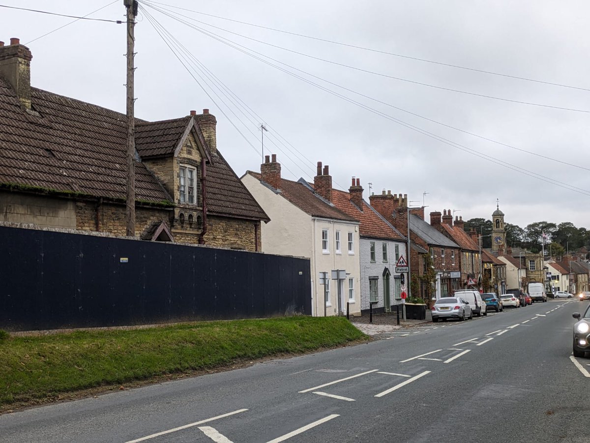 greenbeltsal's tweet image. #BellwayHomes #NewBuilds behind.
Bought the land wasted a #Home
@CommunityPlann1 
@EastRidingHCP 
@10DowningStreet 
@DerelictYork