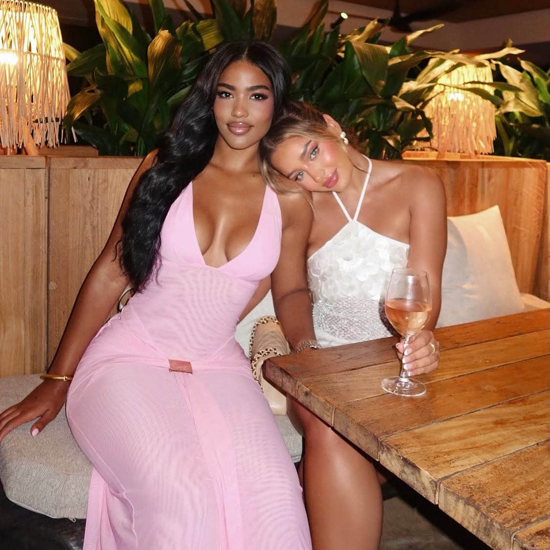 Andreina &amp; Lucinda on a baecation 😭